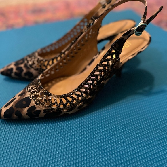 Beaded leopard print sling backs kitten heels, size 10 - Picture 5 of 6